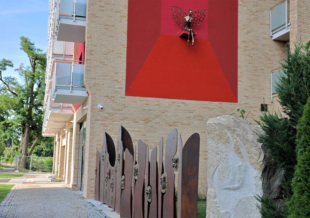 New Cozy 2 Room Pink Apartment Bratislava 059 Exterior photo
