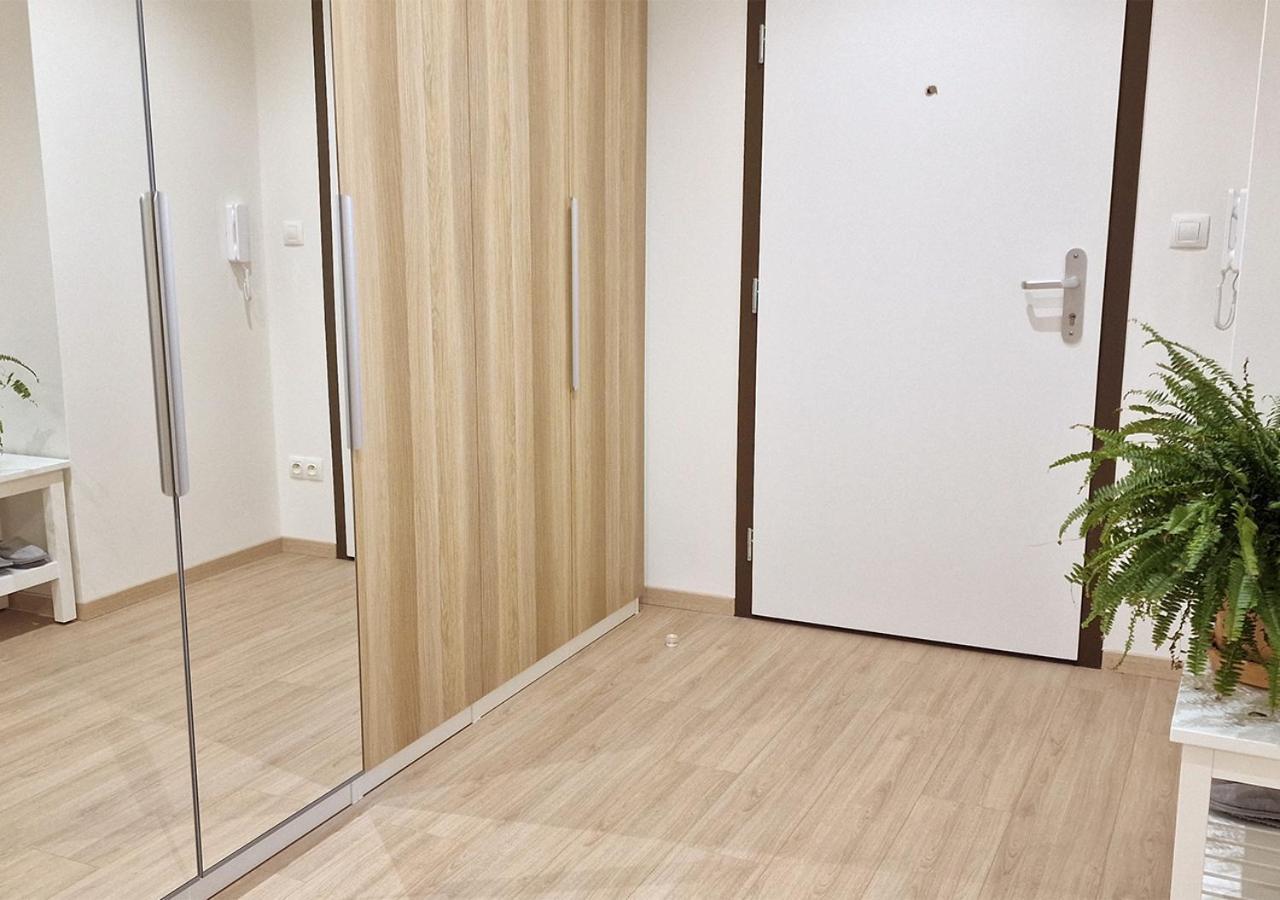 New Cozy 2 Room Pink Apartment Bratislava 059 Exterior photo